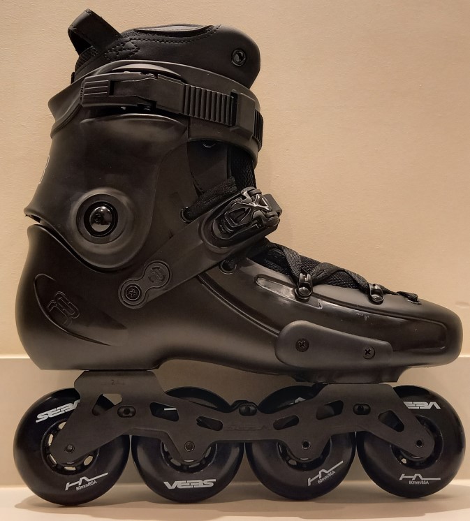 FR3 80 Deluxe freeride inline skate with Street Invaders wheels and a Deluxe frame
